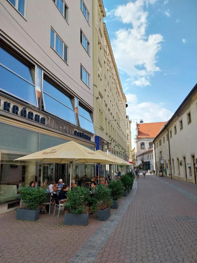 City Center Apartments - Moderna Brno Rimske Namesti V Bagian luar foto